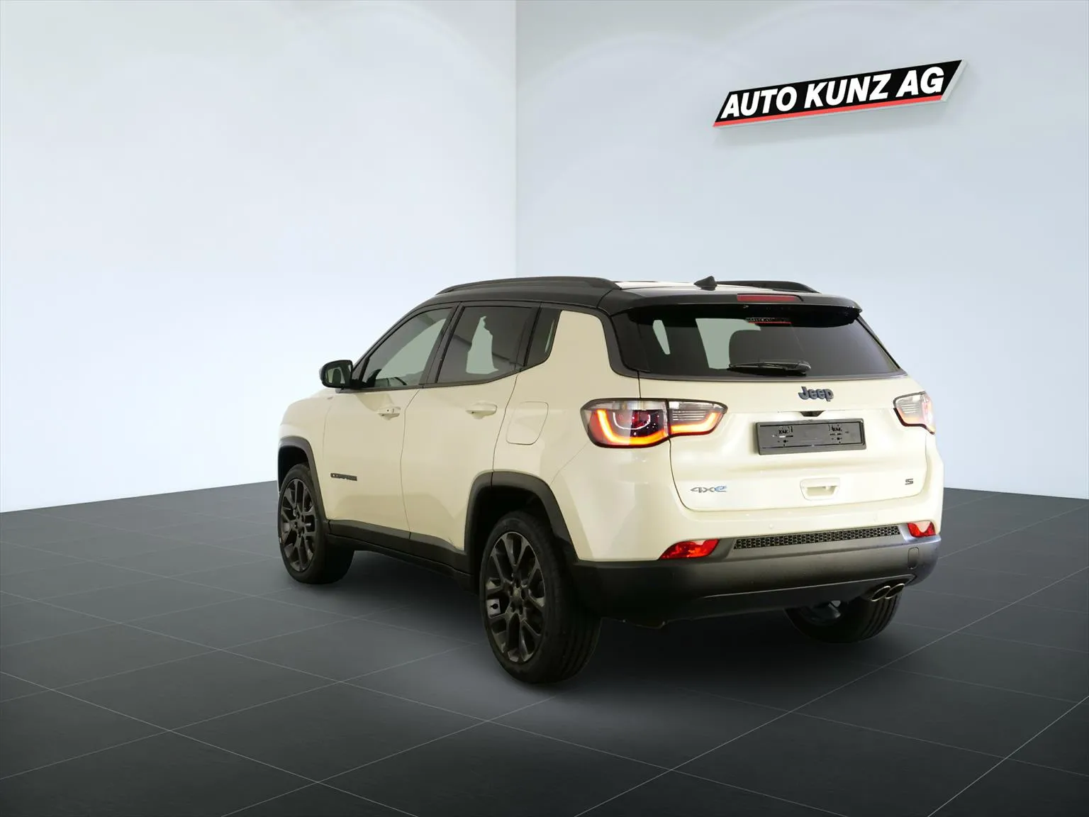 Jeep Compass 1.3 S AWD PHEV Plug-in Hybrid BiColor  Image 2